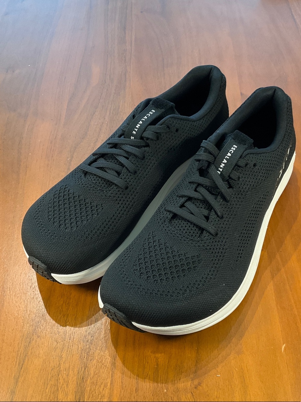 Escalante 5 Altra Black Knit Lace-Up Women's Athletic Shoes sample